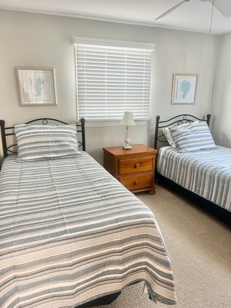 1st Floor Twin Bedroom #1
